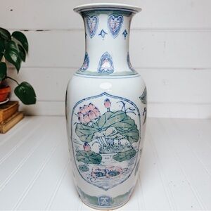 Vintage Chinoiserie Style Floral Porcelain Vase
